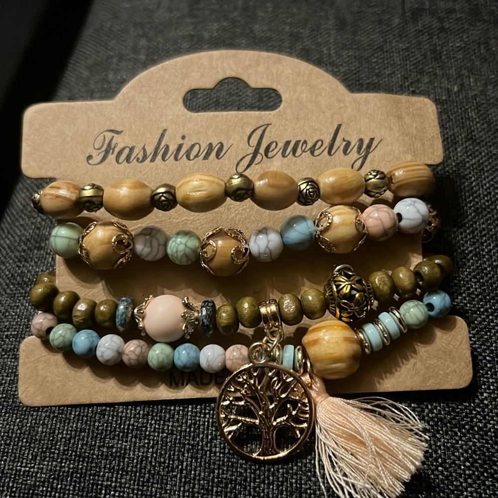 New boutique 4pc stackable boho bracelet set
